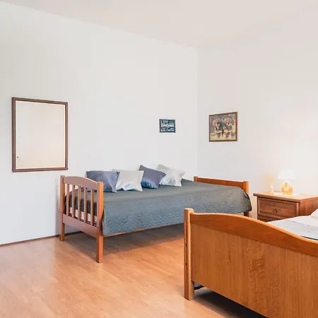 Tina Apartment *